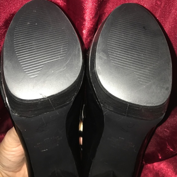 Black BCBG Generation Heels - Picture 6 of 8