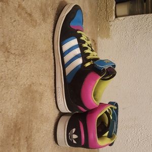 ADIDAS Mid-high tops