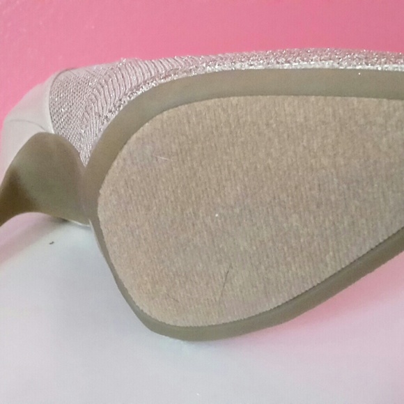 Guess Heels - Picture 3 of 3