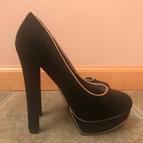 Steve Madden Suede Black & Gold High Heels - Picture 1 of 3
