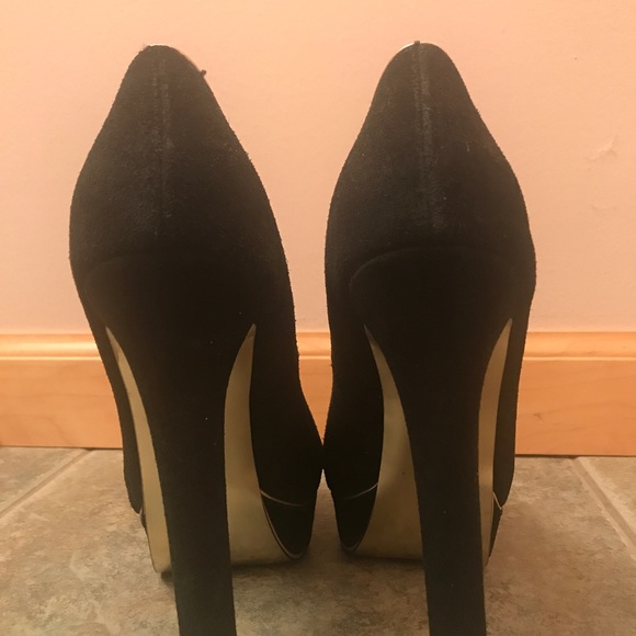 Steve Madden Suede Black & Gold High Heels - Picture 3 of 3