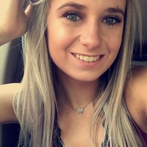 Meet your Posher, Casey