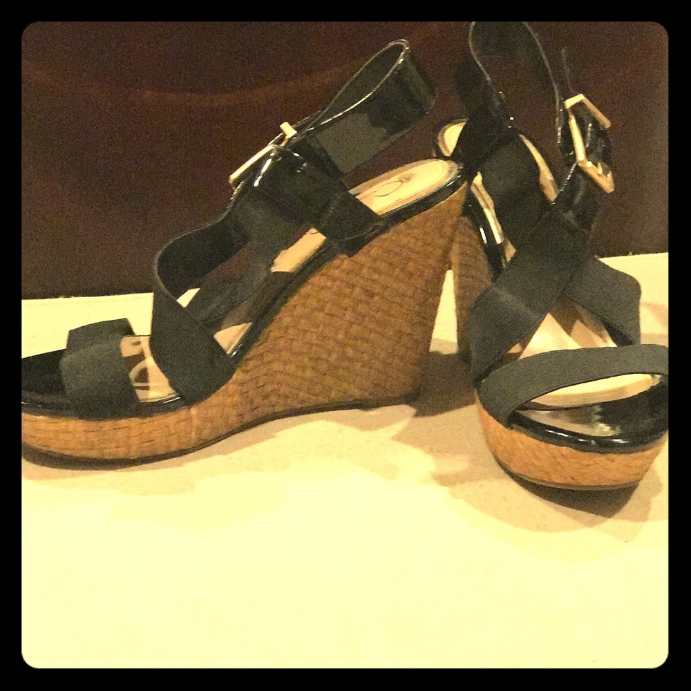 Jessica Simpson black wedges