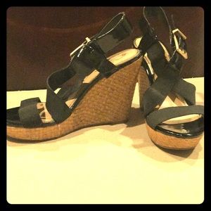 Jessica Simpson black wedges