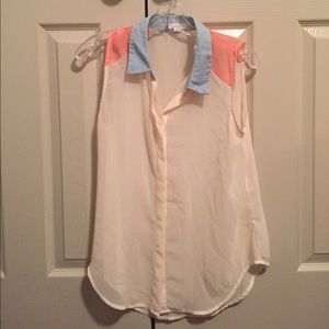 Short sleeved collared blouse