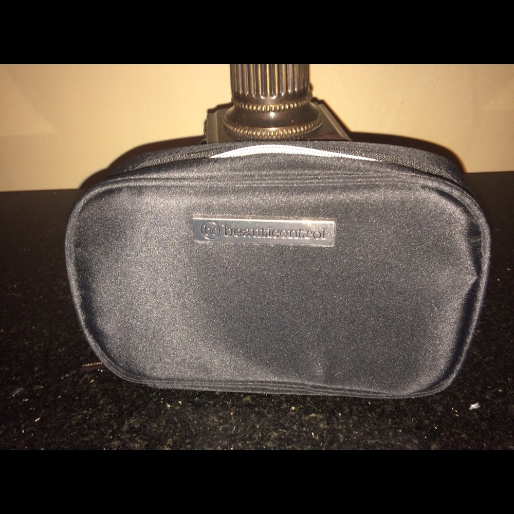 Side Zip Beauti Control Make Up Compartment Bag