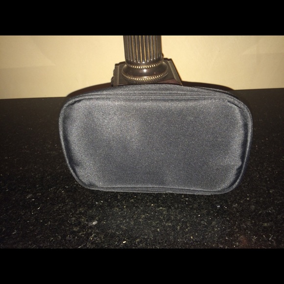 Side Zip Beauti Control Make Up Compartment Bag - Picture 4 of 4