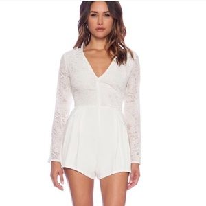 NWT Minkpink xandu white romper