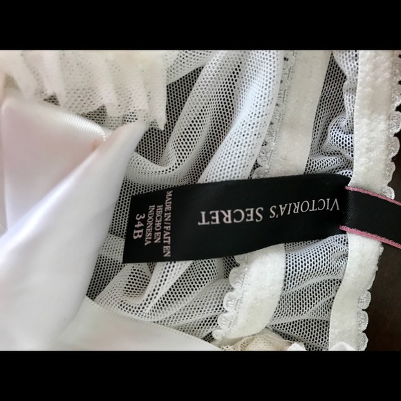 Sexy innocent lingerie piece - Picture 2 of 3