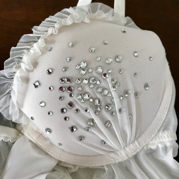 Sexy innocent lingerie piece - Picture 3 of 3