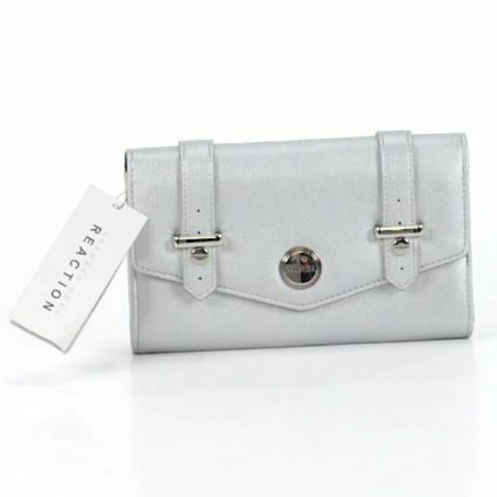 CLEARANCE Kenneth Cole Envelope Flap Wallet