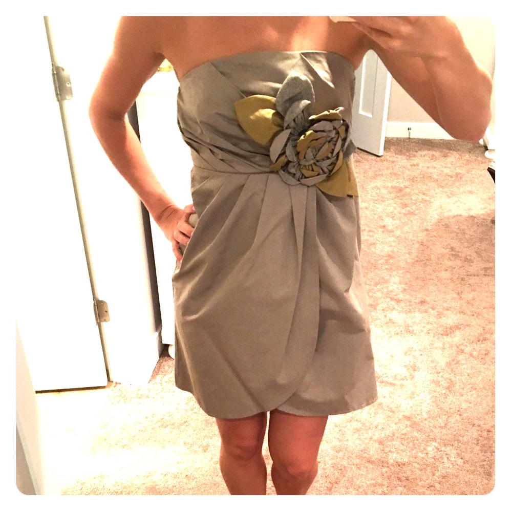 Green/beige dress
