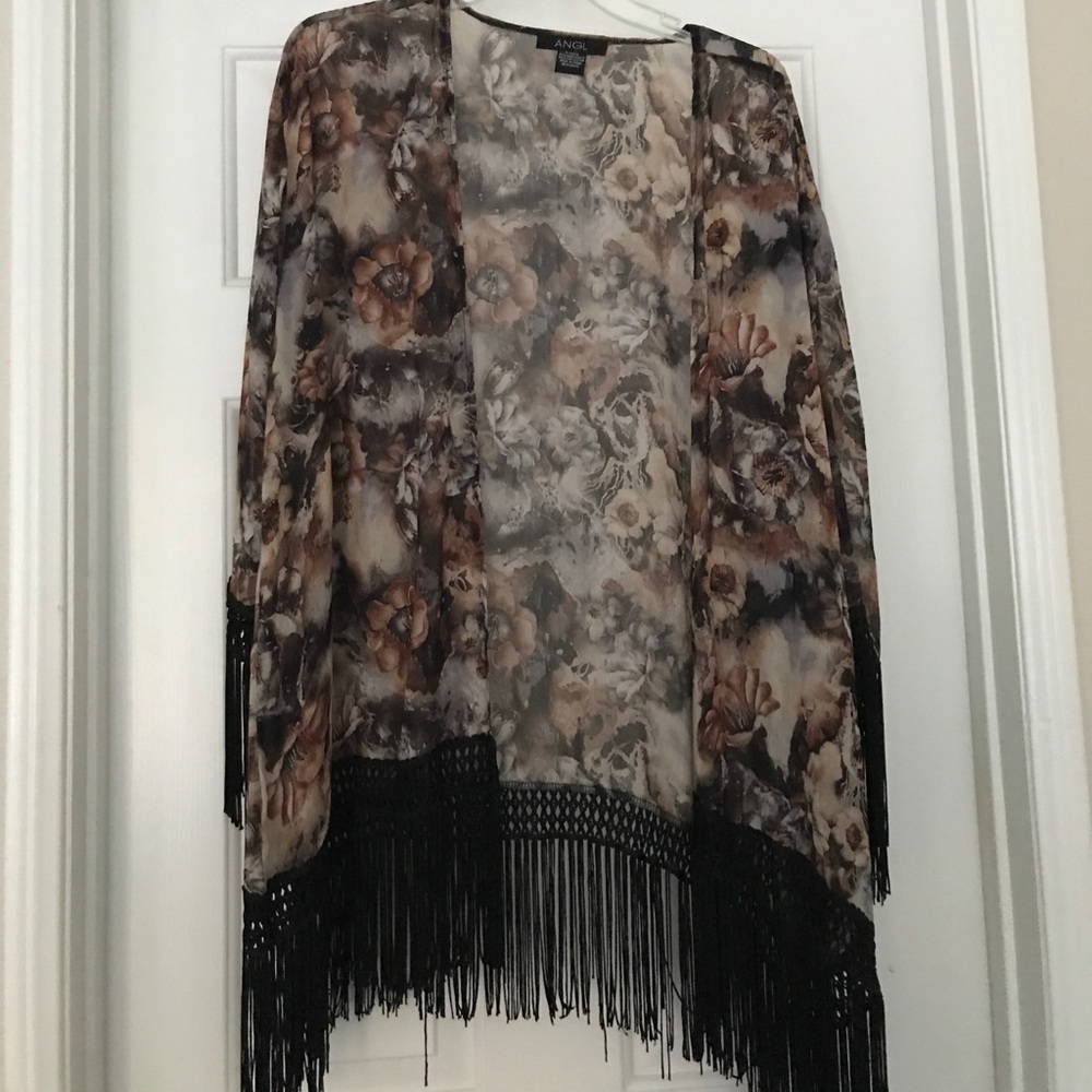 Floral printed kimono with fringe details