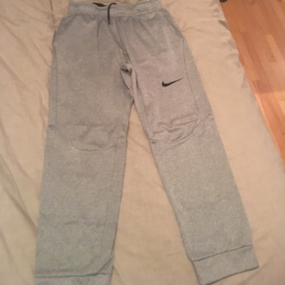 grey nike joggers
