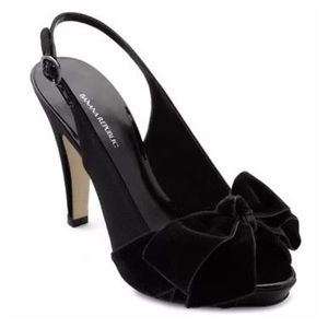 BANANA REPUBLIC black patent leather slingbacks