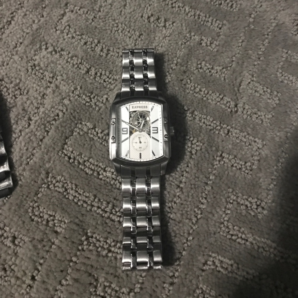 Express makes mechanical watch