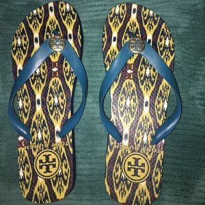 tory burch flip flops