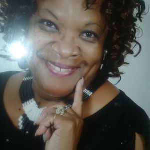 Meet your Posher, Essie