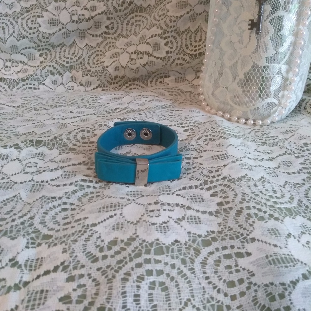 Teal BCBG Bow Bracelet