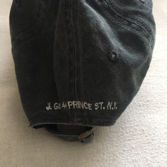 NWT Brandy Melville rose cap - Picture 4 of 4