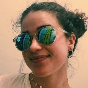 Meet your Posher, Simone