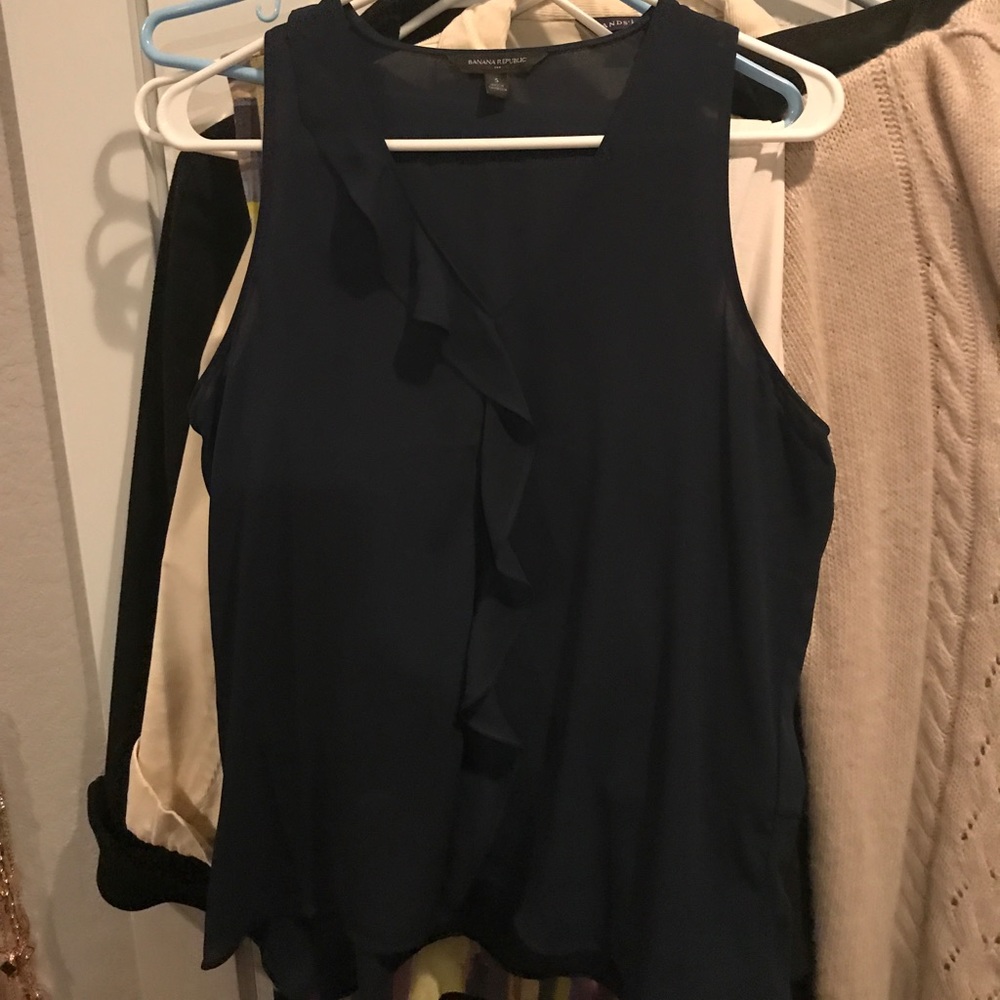 💕Banana Republic sleeveless blouse💞