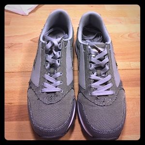 Brooks Men's Size 10.5 Gray Shoes