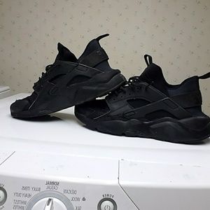 Men's Nike Huarache Shoe