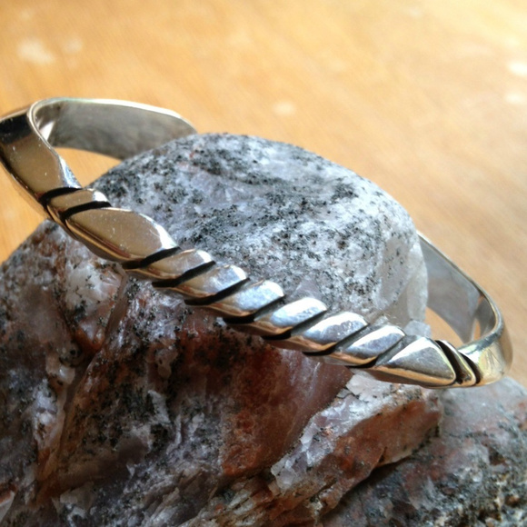 Meet your Posher, Erika - Picture 3 of 6