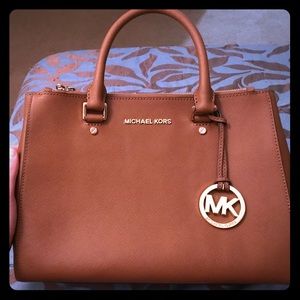 Authentic Michael Kors Sutton bag