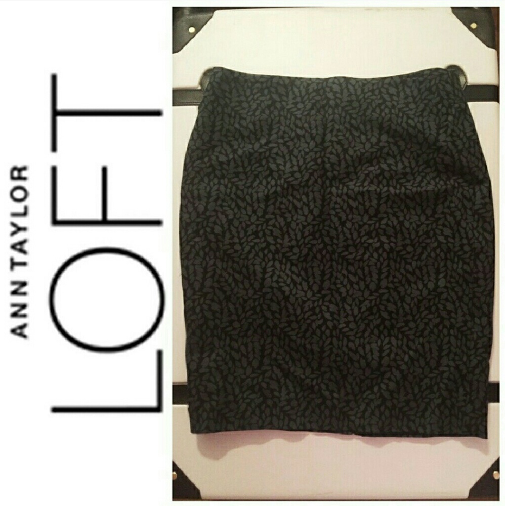 LOFT Ann Taylor Leaf Patterned Pencil Skirt