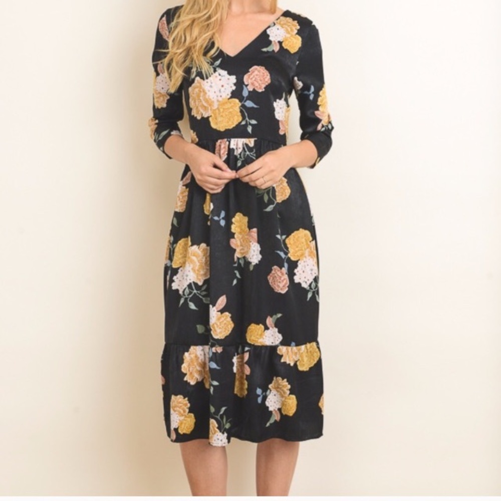 🎉HP 🎉Beautiful Floral Dress