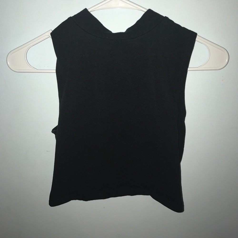 Black sleeveless crop top