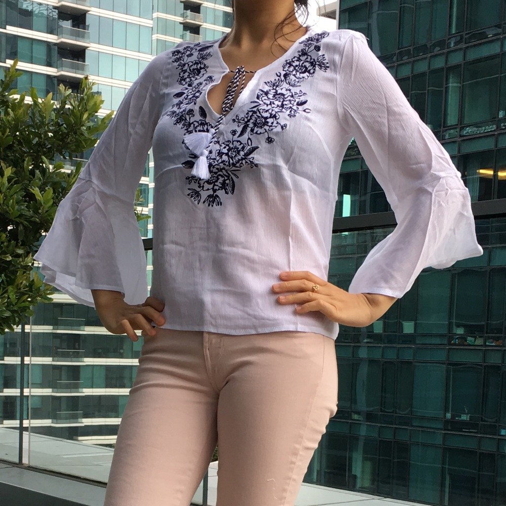 NWT flared sleeve white top with embroidery