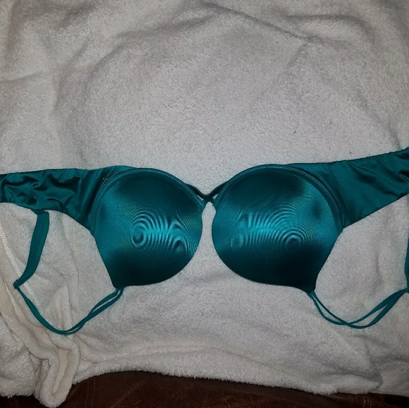 32dd Victoria's secret very sexy pushup - Picture 1 of 4