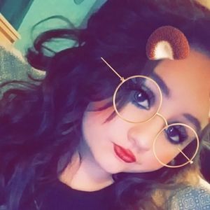 Meet your Posher, Crystal