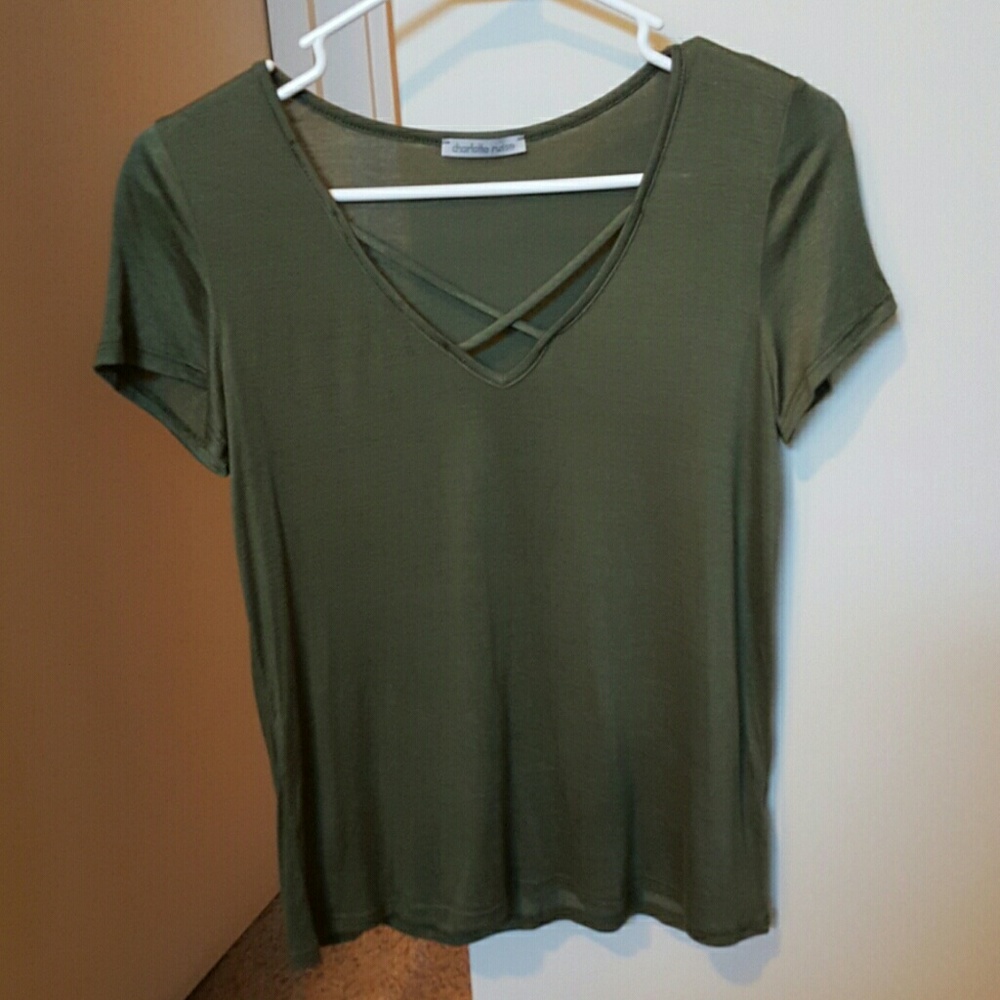 Criss cross v neck