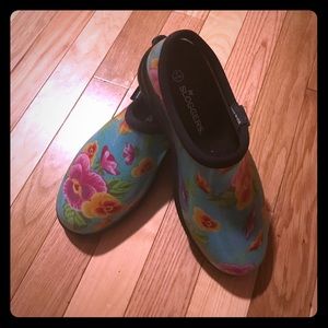 Sloggers floral rain shoes