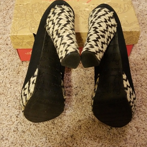 Peep Toe Espadrilles Heels - Size 8.5M - Picture 7 of 8