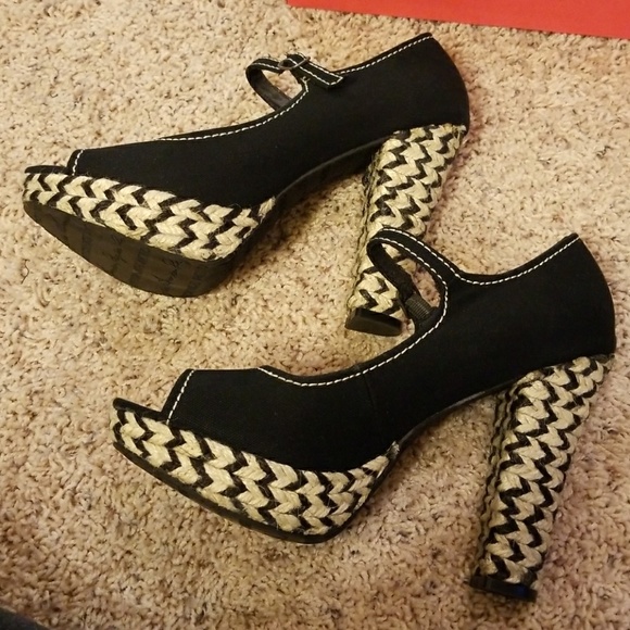 Peep Toe Espadrilles Heels - Size 8.5M - Picture 8 of 8