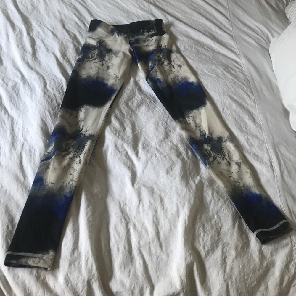 Lululemon wunder under