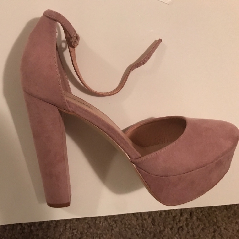 Mauve Heels