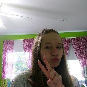 Meet your Posher, Cassie