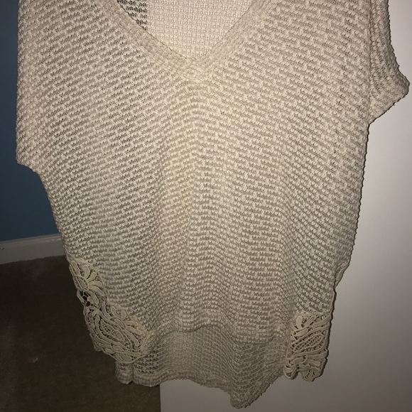 American Eagle top - Picture 2 of 2