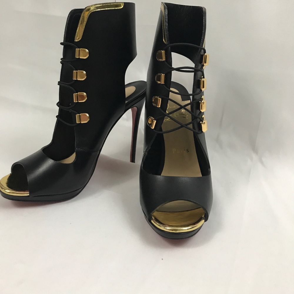 ❌SOLD❌Authentic Christian Louboutin