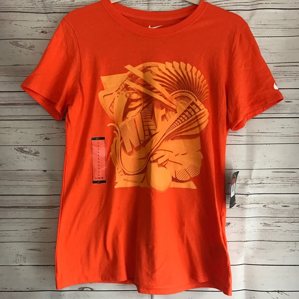 NWT Nike orange Graphic t shirt