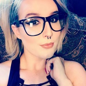 Meet your Posher, Halie