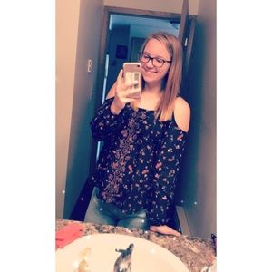 Meet your Posher, Sierra