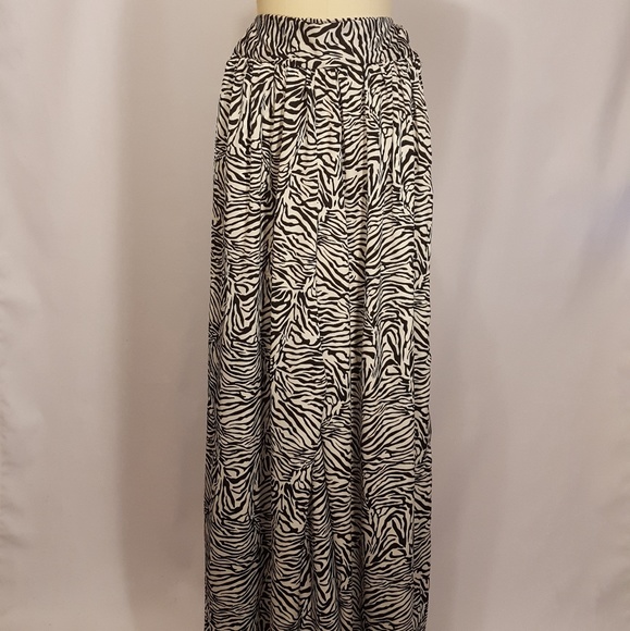 Two piece top and pant - Picture 4 of 5