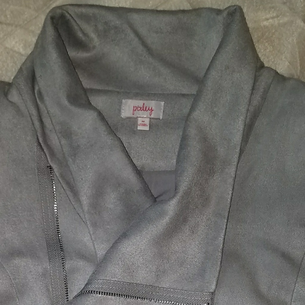 Grey sleeveless zip up